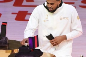 米乐体育官网-湖人队球员家庭喜迎新生婴儿分享喜悦的简单介绍