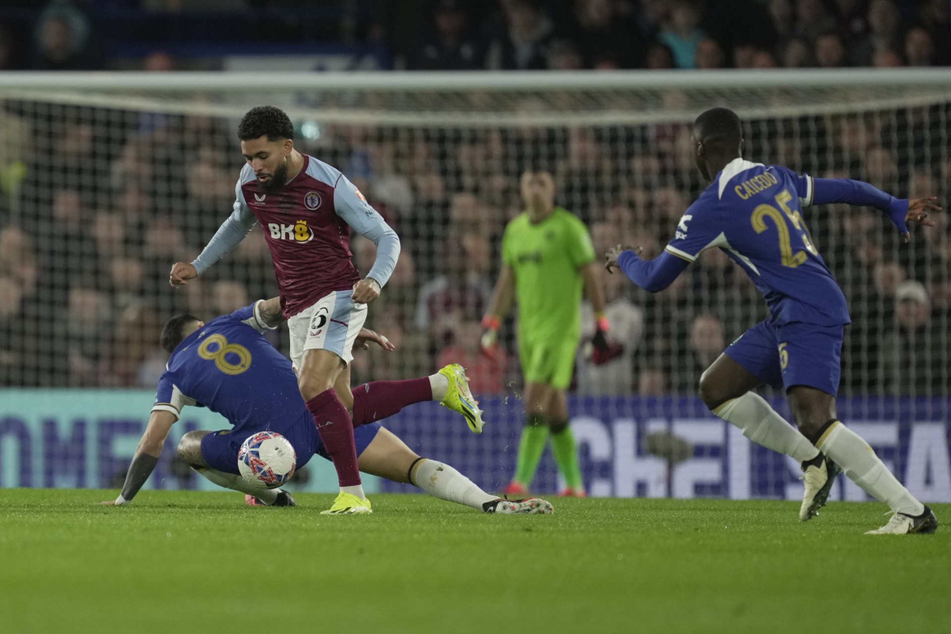 阿斯顿维拉击败对手,英超保级形势打破僵局的简单介绍 阿斯顿维拉击败对手,英超保级形势打破僵局的简单介绍