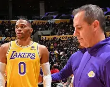 步行者队关键时刻稳定发挥，逆转比赛获胜(步行者队关键时刻稳定发挥,逆转比赛获胜了)