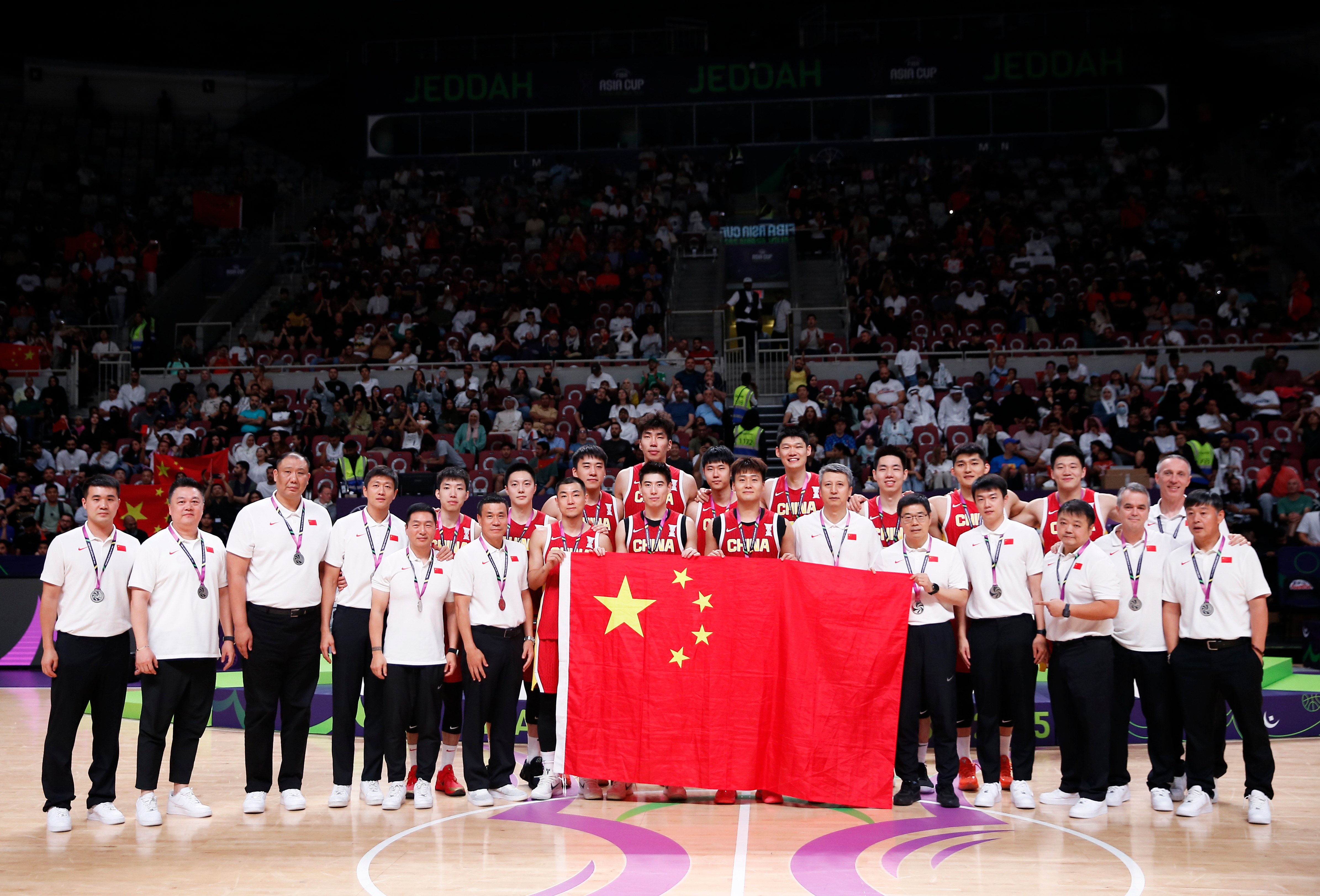 亚洲篮球赛事突围国内，争相争夺冠军(亚洲篮球赛程)