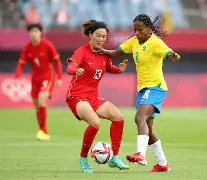 中国女足锋线出击，轻松赢下国际女足比赛(足球女足中国)